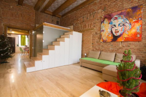 Отель Michael Weiss Apartment, Брашов